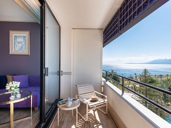 Comfort Twin Room with 2 Sofas, Sea View