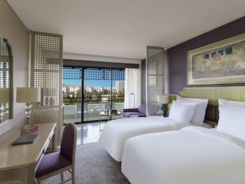 Comfort Twin Room with 2 Sofas, City View