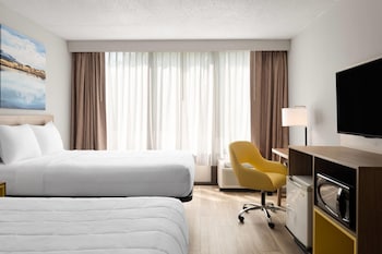 Room, 2 Double Beds, Mobility Accessible, Non Smoking (Roll-in Shower)