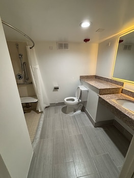 Suite, 1 King Bed, Non Smoking