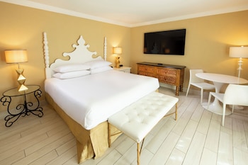 Deluxe Room, 1 King Bed, Terrace (Pool)