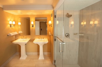Deluxe Room, 1 King Bed, Terrace (Pool)