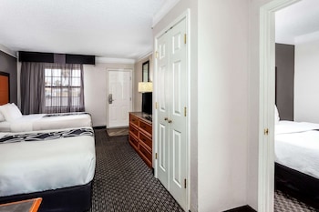 Family Room, Multiple Beds, Non Smoking