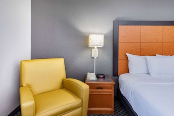 Deluxe Room, 1 Queen Bed, Non Smoking