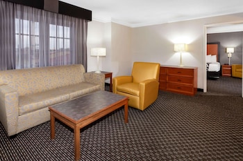 Suite, 1 King Bed, Non Smoking