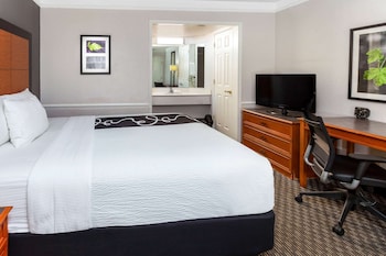 Deluxe Room, 1 Queen Bed, Non Smoking