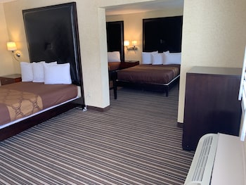 Suite, 3 Queen Non-Smoking