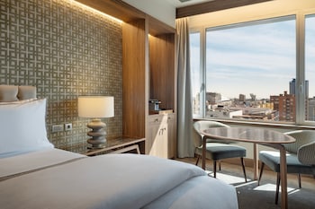 Deluxe Room, 1 King Bed