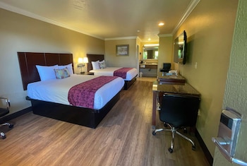 Room, 2 Queen Beds, Non Smoking