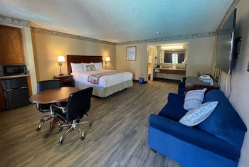 Suite, 1 King Bed, Non Smoking