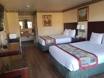 Room, 2 Queen Beds, Non Smoking