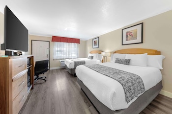 Standard Room, 2 Queen Beds, Non Smoking, Refrigerator & Microwave