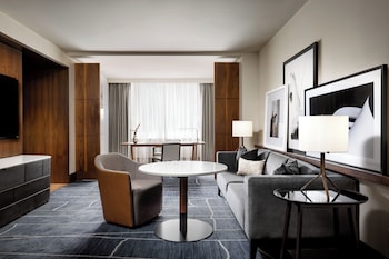 Deluxe Room, 1 King Bed (High Floor)