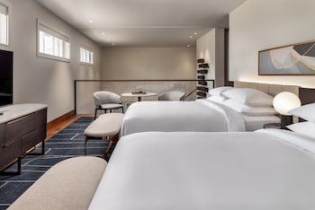 Suite, 2 Bedrooms (Bilevel)