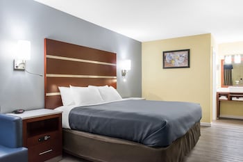 Room, 1 King Bed, Non Smoking