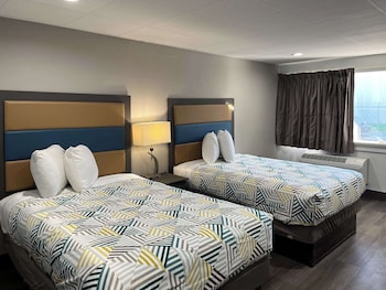 Deluxe Room, 2 Double Beds, Non Smoking, Refrigerator & Microwave