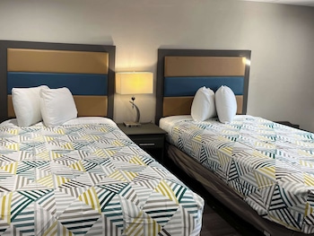 Deluxe Room, 2 Double Beds, Non Smoking, Refrigerator & Microwave