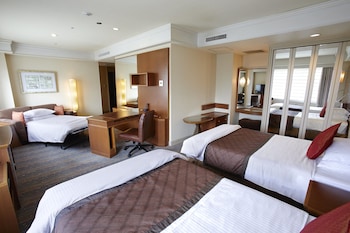 Standard Floor Deluxe Triple Room, Non Smoking