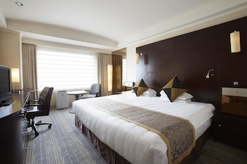 Executive Floor Standard Double Room, No Smoking (Higher Floor, Breakfast & Executive Lounge Access)