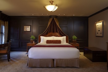 Deluxe Room, 1 King Bed