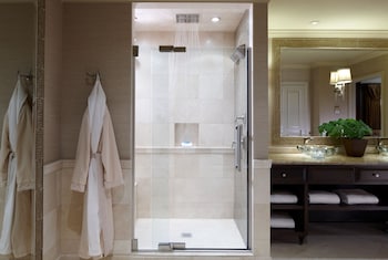 Superior Room, 1 King Bed
