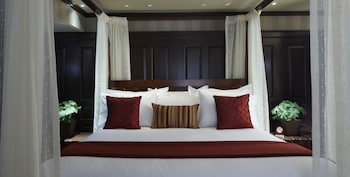 Suite, 1 King Bed (Eau de Vie)