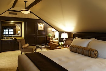 Room, 1 King Bed (Carriage House Heritage)