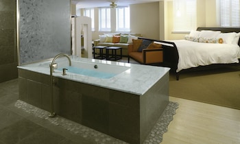 Suite (Carriage House Immersion)