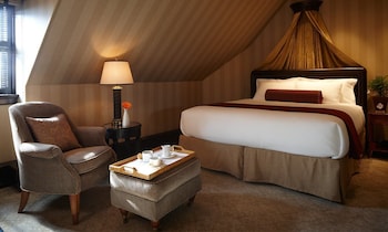 Signature King Room ( Carriage House )