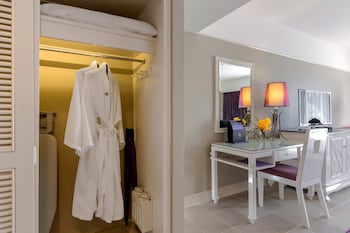 Laguna Twin Room