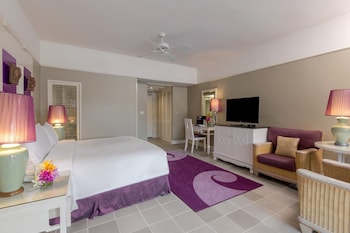 Laguna Pool Access King Room
