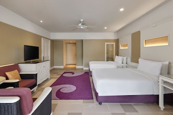 Laguna Pool Access Twin Room