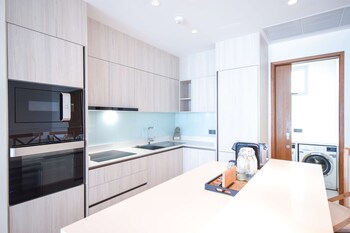 2Bedroom Pool Suite Beach Front
