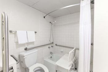 Room, 1 Queen Bed, Accessible, Smoking