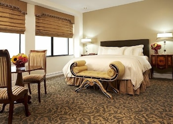 Deluxe Guestroom- King Bed