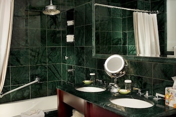 Luxury One Bedroom Suite - King Bed