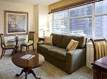 Luxury One Bedroom Suite - King Bed