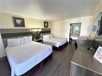 Room, 2 Queen Beds, Non Smoking