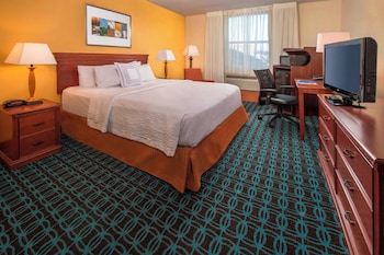 Room, 1 King Bed, Hearing Accessible (Accessible Bathtub)