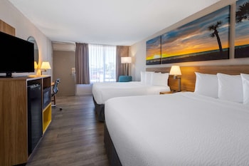 2 Queen Beds, First Floor, Dog Friendly, Non-Smoking