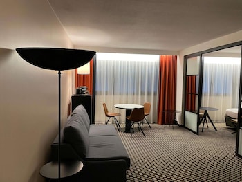 Family Suite - 1 King Size Bed and 1 Sofa Bed - Superior Floor