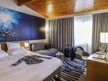 Executive Room, 1 Queen Bed with Sofa bed
