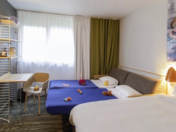 Classic Room, 1 Queen Bed with Sofa bed