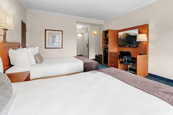 Standard Room, 2 Queen Beds, Non Smoking, Refrigerator & Microwave
