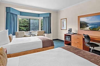 Standard Room, 2 Queen Beds, Bathtub