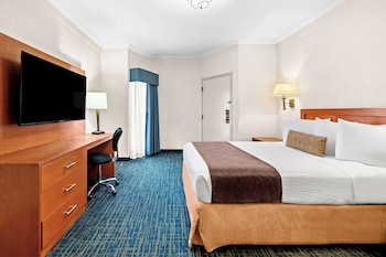 Suite, Multiple Beds, Non Smoking (Living Room;Walk-in Shower)