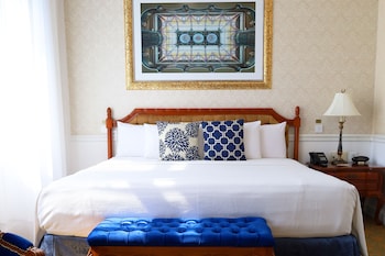 Deluxe Room, 1 King Bed
