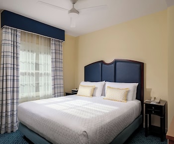 Suite, 1 King Bed with Sofa bed