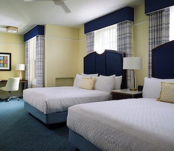 Deluxe Room, 2 Queen Beds (Grande Queen/Queen)