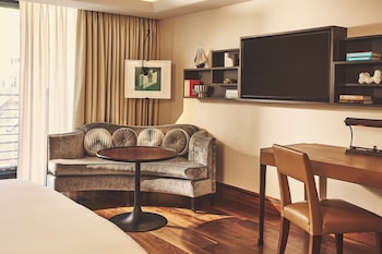 Contemporary Deluxe Room